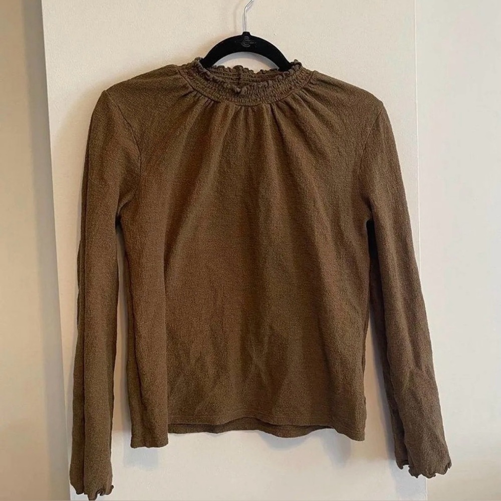 madewell texture & thread moss green ruffled mock neck top